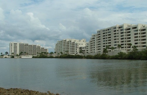 Hudson Condo | THE VIEW IS AMAZING!