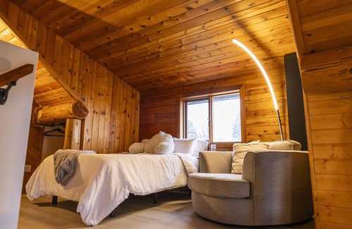 Vernon Cabin | The View Point Lodge - sauna/cold plunge/hot tub