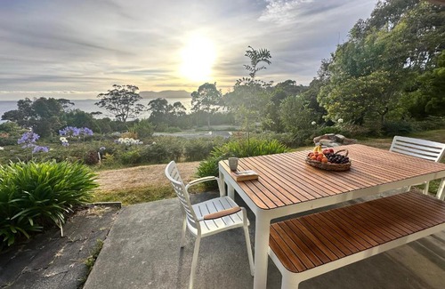 Spring Beach House | The View @ Spring Beach