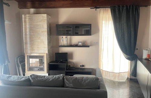 Montecorvino Rovella Apartment | The village staircase