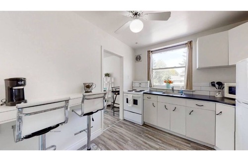 South London Apartment | The Village Glam In Wortley Village Close to Downtown London