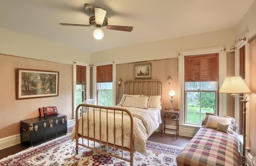 Tionesta Bed & Breakfast | The Vintage Inn Boutique ~ Bed and Breakfast and Vintage Shop.