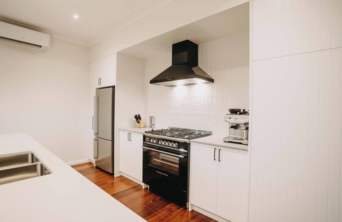 Peerabeelup House | The Vintners: Where luxury meets nature, five master suites & spacious living
