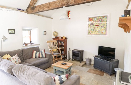 Dunmore Cottage | THE VISITING HOUSE, pet friendly, with pool in Dunmore, County Galway