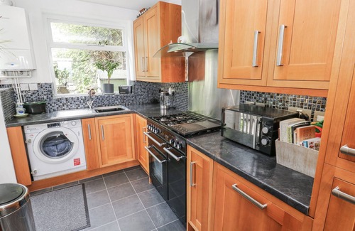 Wadsworth Cottage | THE VISTA, family friendly, with a garden in Hebden Bridge
