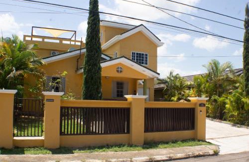 Falmouth House | The Vista Inn