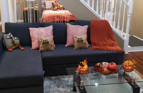 Carrying Place Apartment | THE WALK IN CLOSET -A Couples Paradise on The Bay Of Quinte