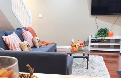 Carrying Place Apartment | THE WALK IN CLOSET -A Couples Paradise on The Bay Of Quinte