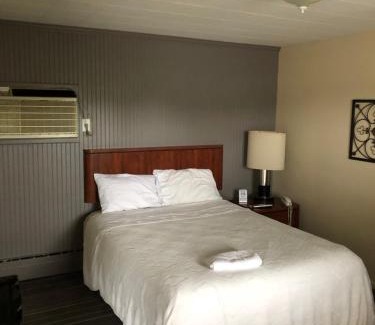 Walpole Hotel | The Walpole Motel