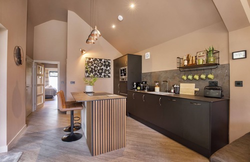 North Sea Cottage | The Warehouse - sleeps 4 guests in 2 bedrooms