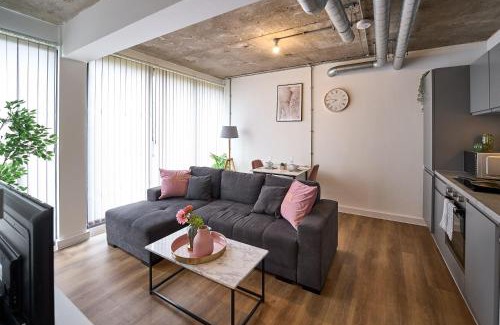 Warrington Apartment | The Warrington Hideaway - Pluxa Rose Gray