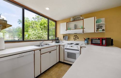 Cedar Key Condo | The water is so close, you'll think you're on a house boat!