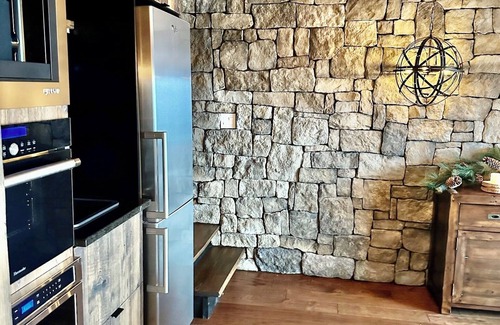 Waltham Ski Chalet | The Water's Edge Cabins: 2 Luxury Waterfront Chalets - Quebec