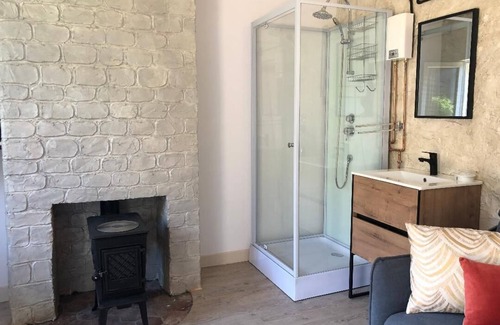 Bergicourt Bed & Breakfast | the watering hole room