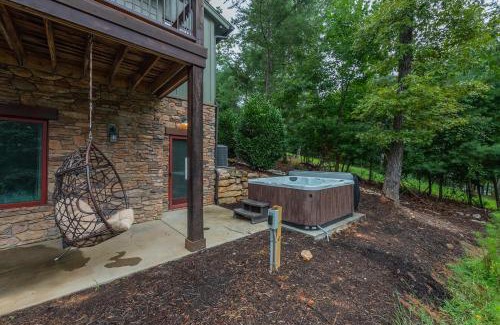 Nebo House | The Waterman Lakefront Luxury with Hot Tub & Private Dock!