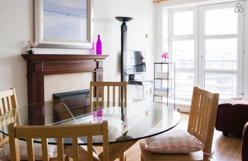 Grand Canal Dock Apartment | The Waterside