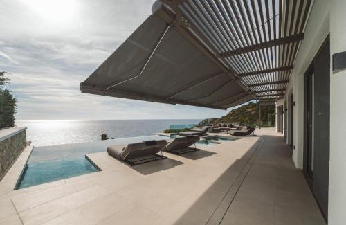 Agios Nikitas Villa | THE WAVE GRANDE VILLA KATHISMA Lefkada