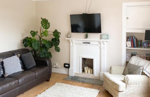Dunfermline House | The Wee Cottage - Uk42919