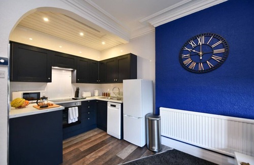 Troon Apartment | The Wee Lion -1 bed newly refurbished first floor flat in Troon