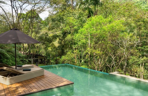 Ulapane Villa | The Weir House