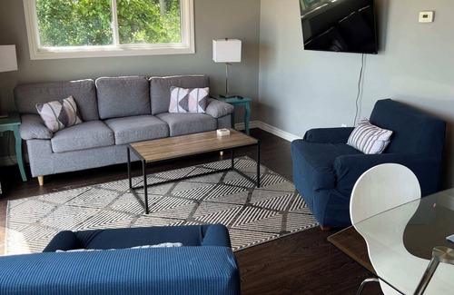 Bloomfield House | The Wellington: Waterview Couple's Getaway