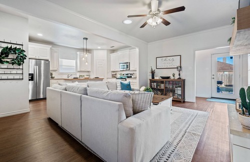 Lubbock House | The West Texas Oasis |10 mins from Texas Tech|