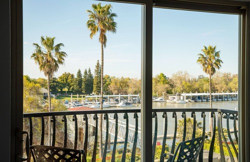Southwestern Sacramento Hotel | The Westin Sacramento Riverfront Hotel & Spa