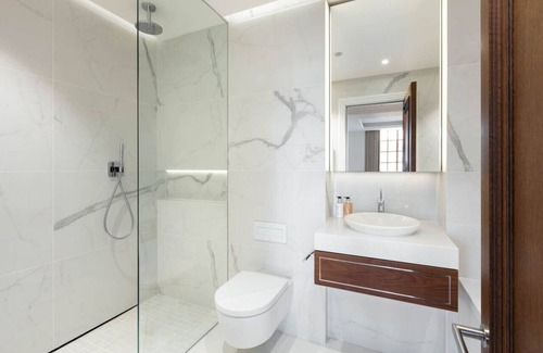 Westminster Apartment | The Westminster Residences - Luxury 3-Bed 3 Bath