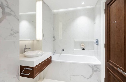 Westminster Apartment | The Westminster Residences - Luxury 3-Bed 3 Bath