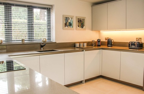 Much Wenlock Cottage | THE WHEATLANDS, family friendly, with a garden in Much Wenlock
