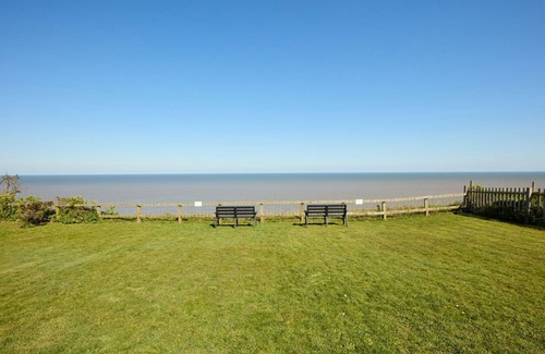 Mundesley Cottage | The Whim - sleeps 14 guests in 7 bedrooms