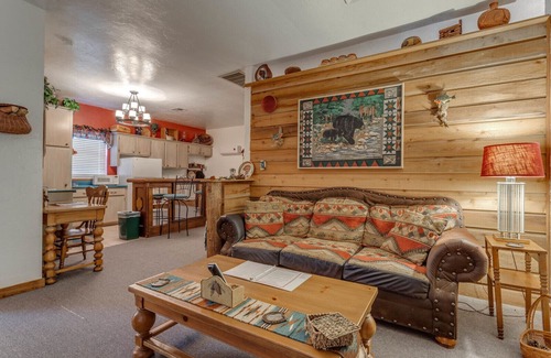 Norman Bed & Breakfast | The Whispering Pines Inn Bed & Breakfast