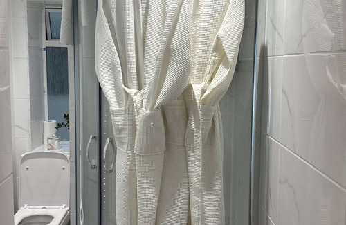 Kemptown Hotel | The White House