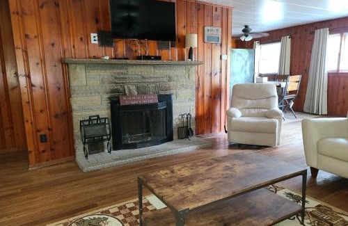 Hillsboro House | The White Stag