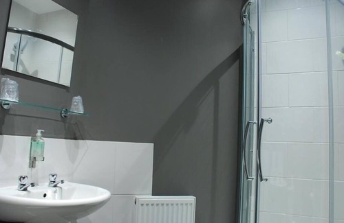 Yeadon House | The White Swan