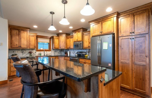 Whitefish House | The Whitefish Stumptown (LT)- 90 Day Min, Private Hot Tub + Walk to Whitefish Lake State Park!