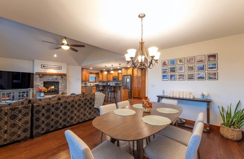 Whitefish House | The Whitefish Stumptown (LT)- 90 Day Min, Private Hot Tub + Walk to Whitefish Lake State Park!