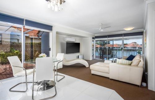 South Yunderup Villa | The Whitehouse - South Yunderup