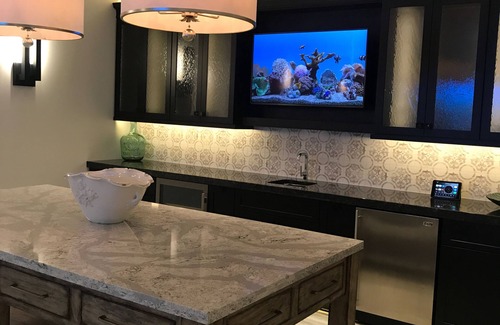 The Village of West Clay House | The Whitehouse SuitenYour Personal Entertainment Space!