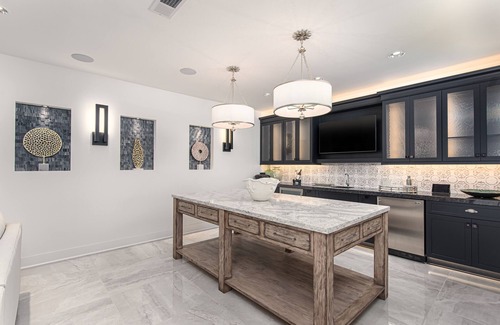 The Village of West Clay House | The Whitehouse SuitenYour Personal Entertainment Space!
