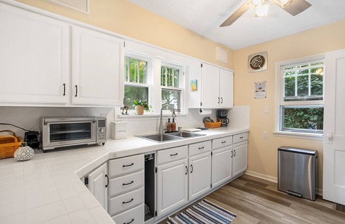 Macatawa Ski Chalet | The Whitman Cottage - Quaint Home Near Lake Macatawa