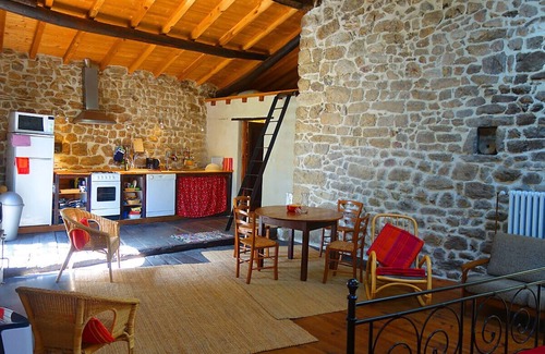 Laboule Apartment | The wild mountains of the Ardèche, gîte in the old barn
