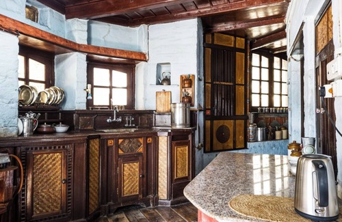 Almora House | The Wilderness Retreat A British Estate 2BR in Almora by Homeyhuts