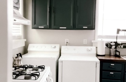 Champaign House | The Willis: 1bd-1bth-sleeps 4