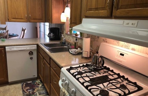 Valois House | The Willow-Seneca Lake-Countryside-Hot Tub-Wine Trail - Pets, Across Road From Wiemer Vineyard