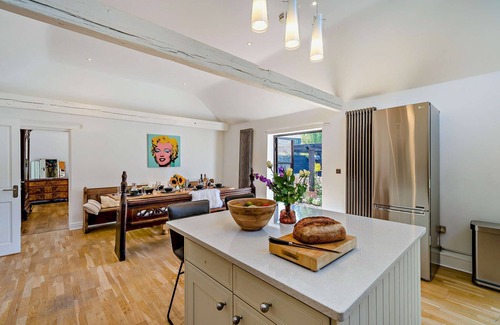 Westmarsh House | The Willows - a holiday let by Bloom Stays that sleeps 8 guests in 4 bedrooms