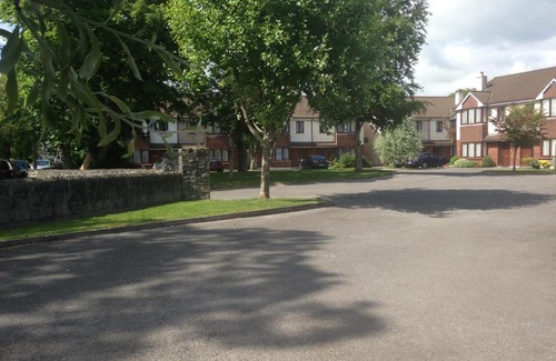 Tralee House | The Willows