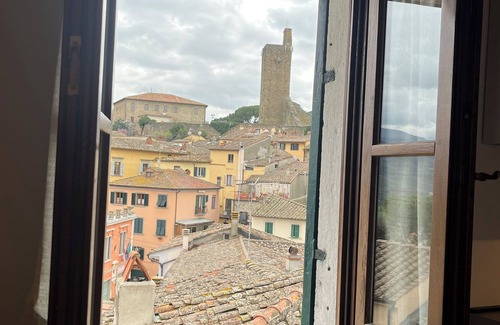 Castiglion Fiorentino Apartment | The window on the tower apartment new castiglion fiorentino