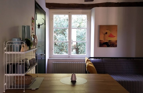 Lucca Apartment | The window on the park