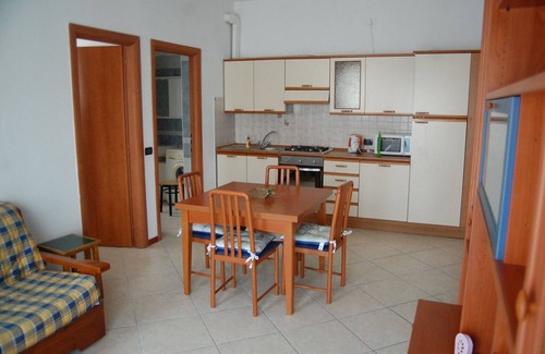 Borgo Roma Apartment | The Window to the Park